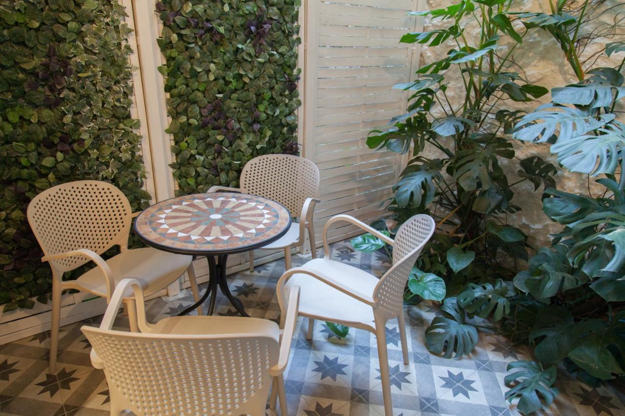 Flh Lapa Design With Terrace * Lisbona